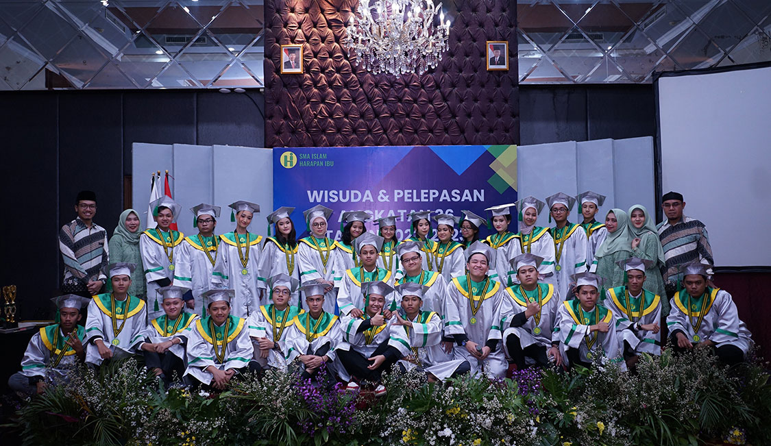 Wisudawan_SMA_Islam_HI_Angkatan_37